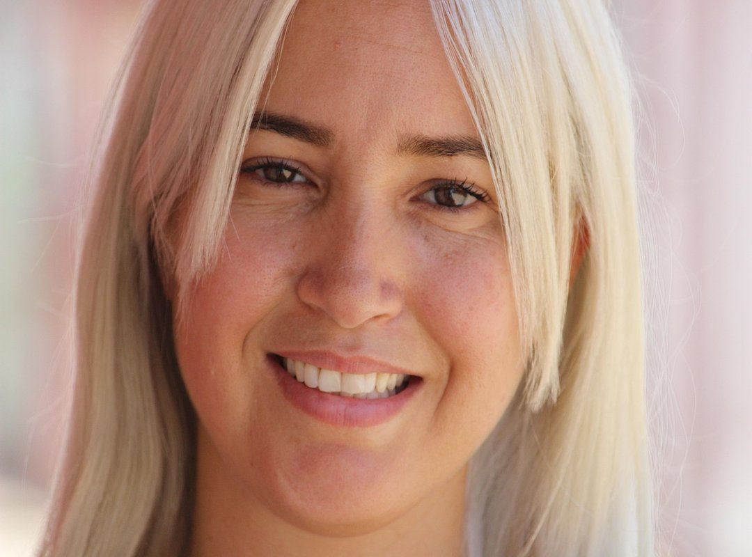 mujer stitch rosa dibujo